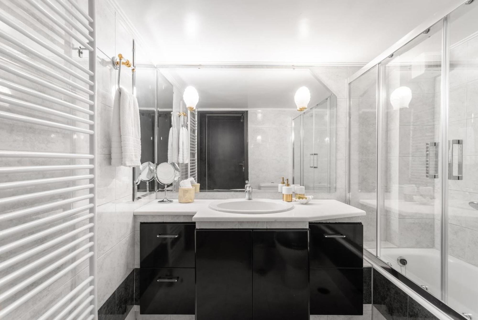 Fresh Detailed Stylish Apartment At Acropolis Athens Exterior photo